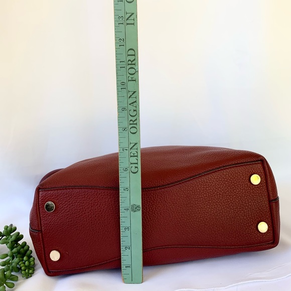 Michael Kors Leather Bag - Picture 5 of 10